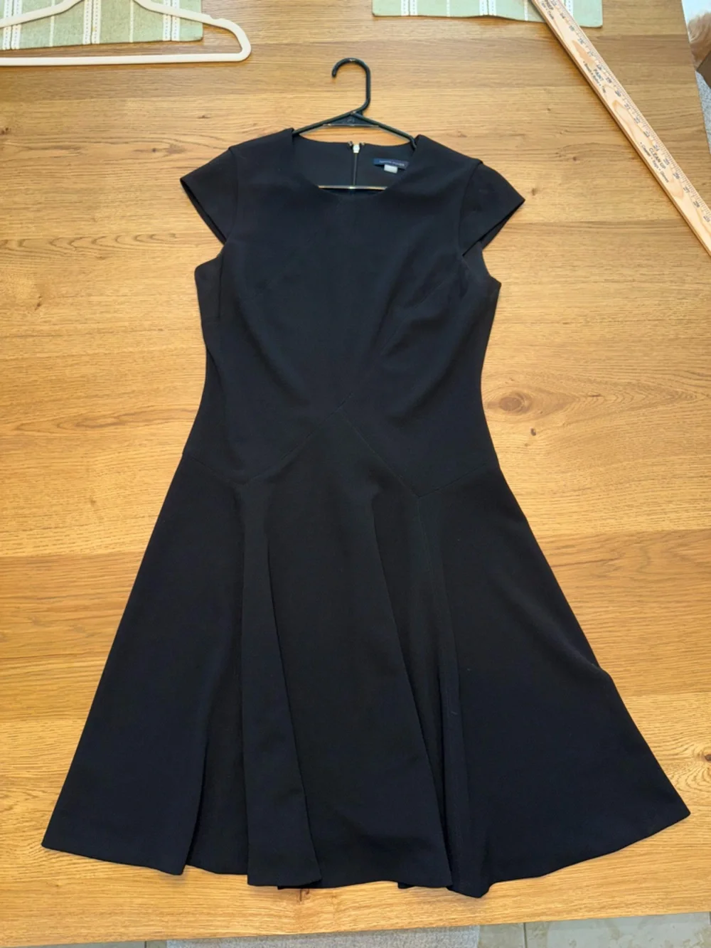 Tommy Hilfiger | Black Cap-Sleeve Fit & Flare Midi Dress | Size 6 - Picture 1 of 11